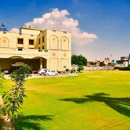 Hotel Sepal Bathinda Esterno foto