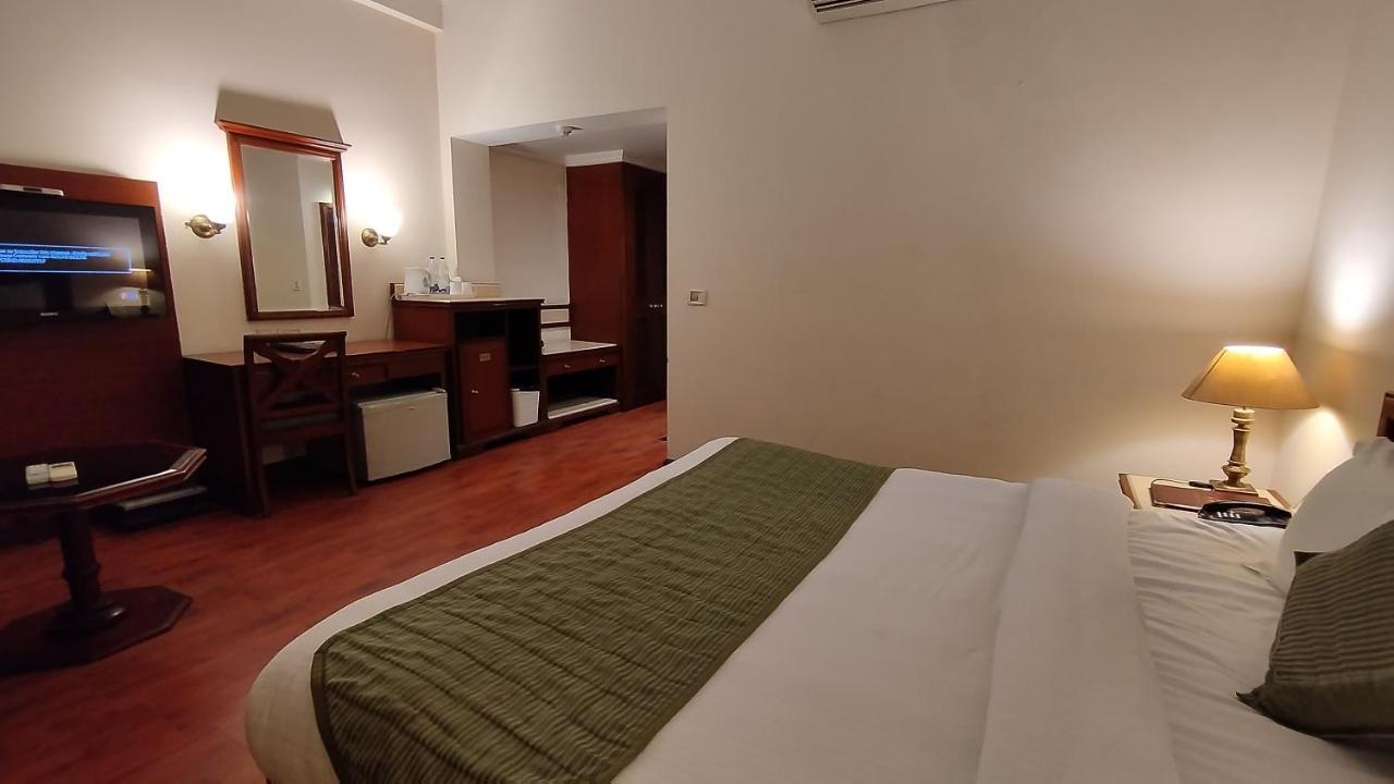 Hotel Sepal Bathinda Esterno foto