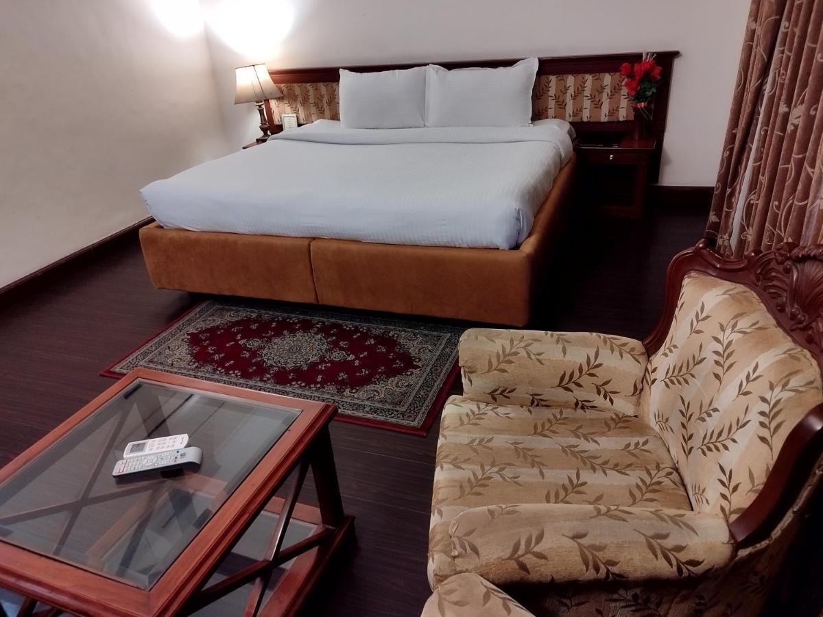 Hotel Sepal Bathinda Esterno foto