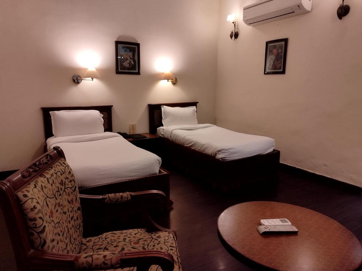 Hotel Sepal Bathinda Esterno foto