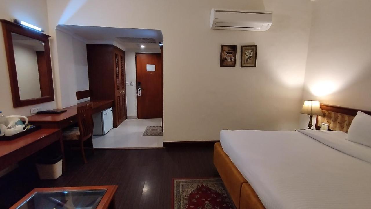 Hotel Sepal Bathinda Esterno foto