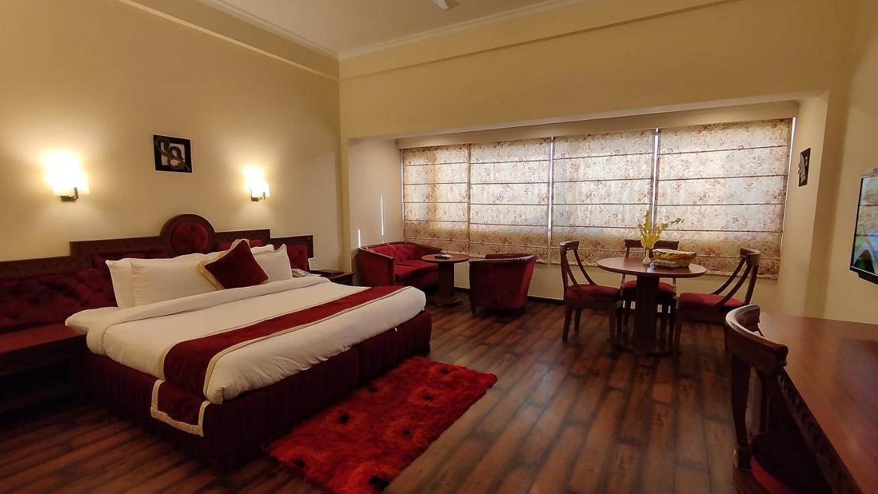 Hotel Sepal Bathinda Esterno foto