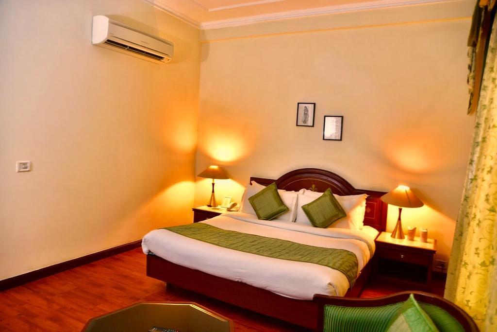 Hotel Sepal Bathinda Esterno foto