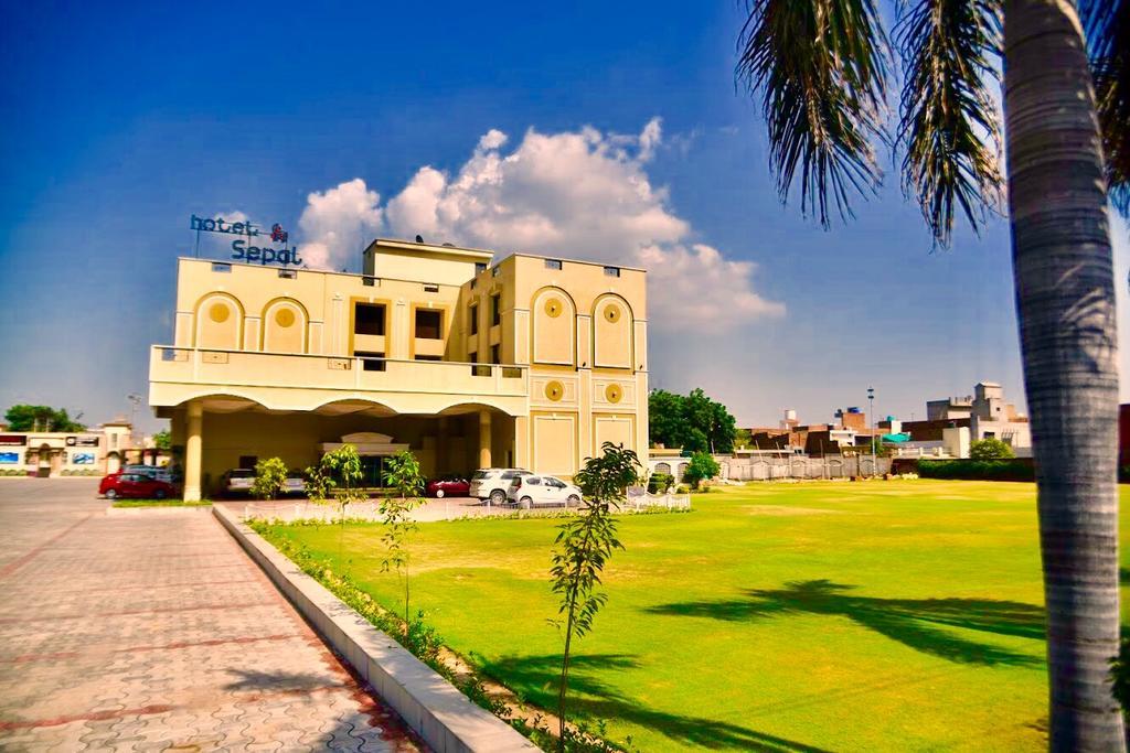 Hotel Sepal Bathinda Esterno foto