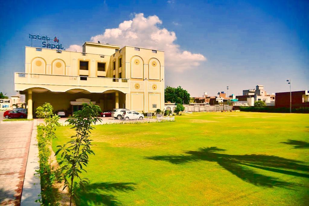 Hotel Sepal Bathinda Esterno foto